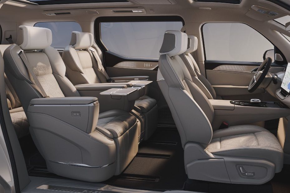 Volvo EM90 interior