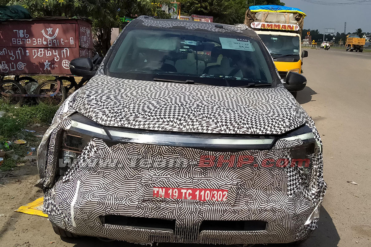 Mahindra XUV.e8 spied Mahindra XUV.e8 spied