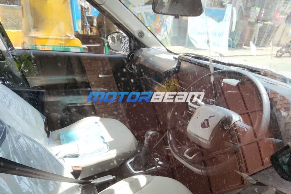 Citroen C3X Interior spy shot