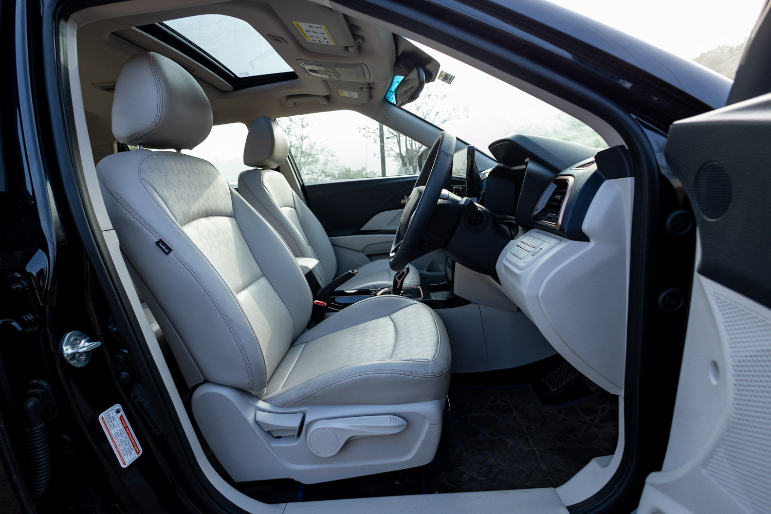 Mahindra XUV400 EV EL Pro Variant Front Seats