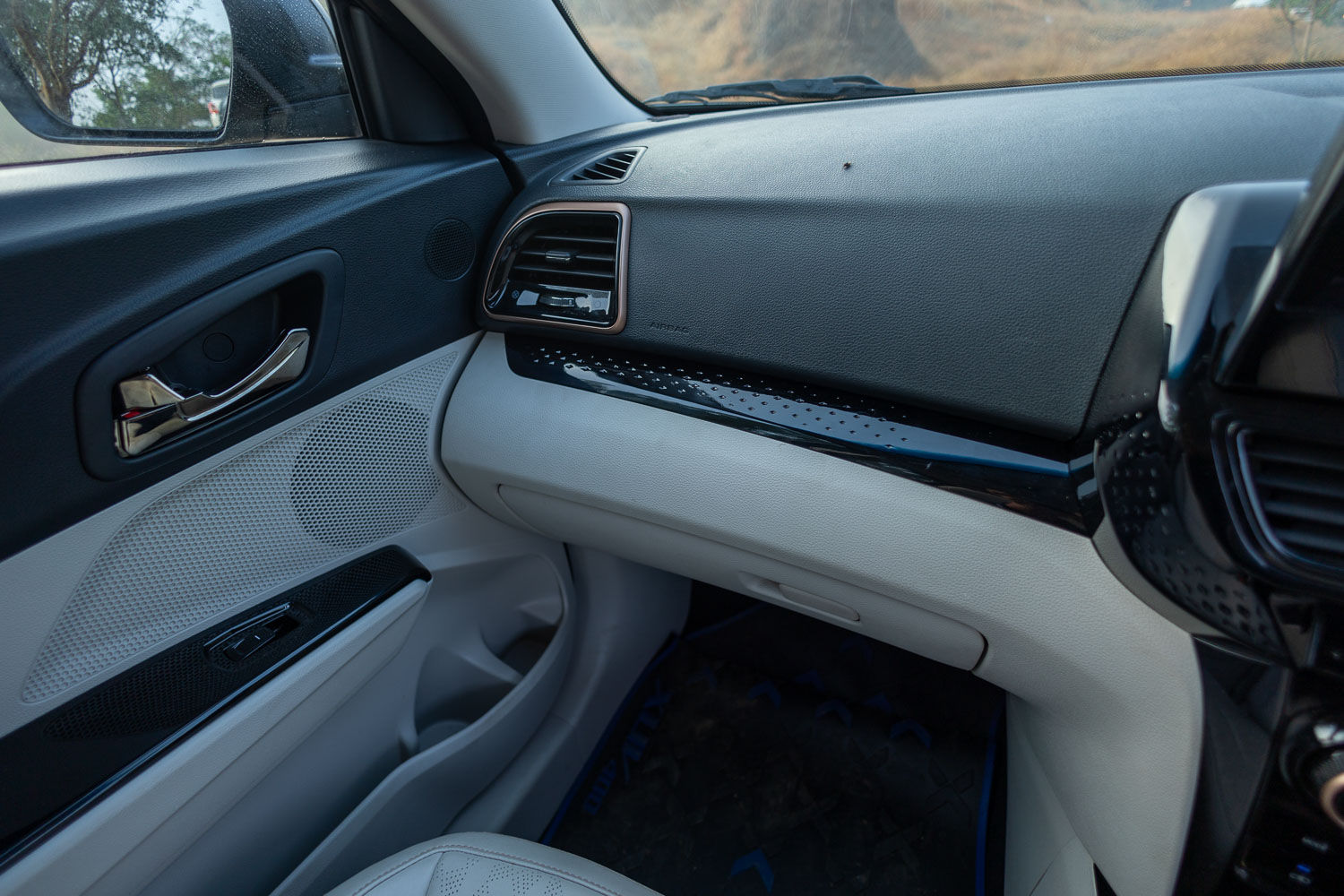Mahindra XUV400 EV Dashboard