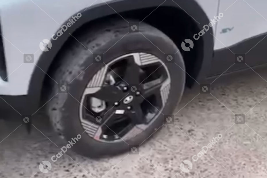 Tata Punch EV Alloy Wheels