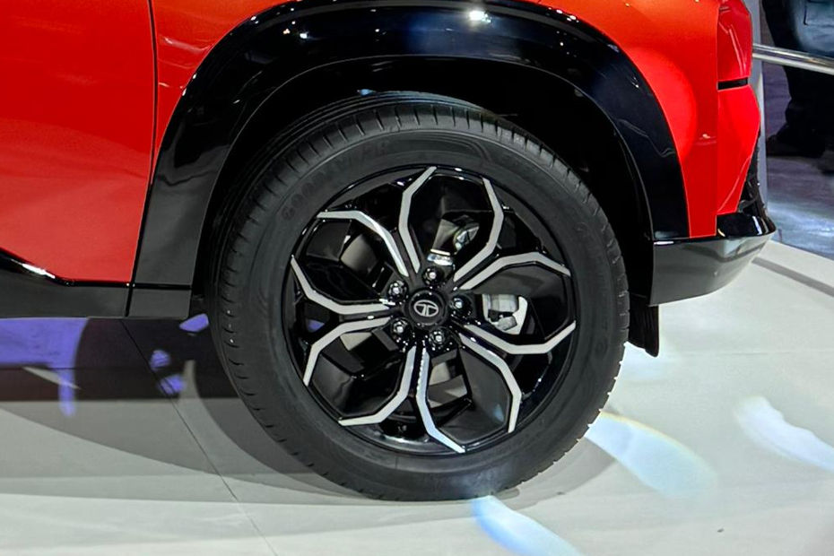 Tata Curvv 18-inch alloy wheels