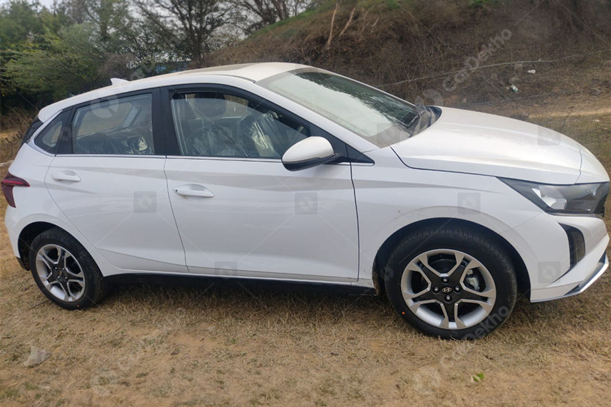 Hyundai i20 Sportz (O) Hyundai i20 Sportz (O)