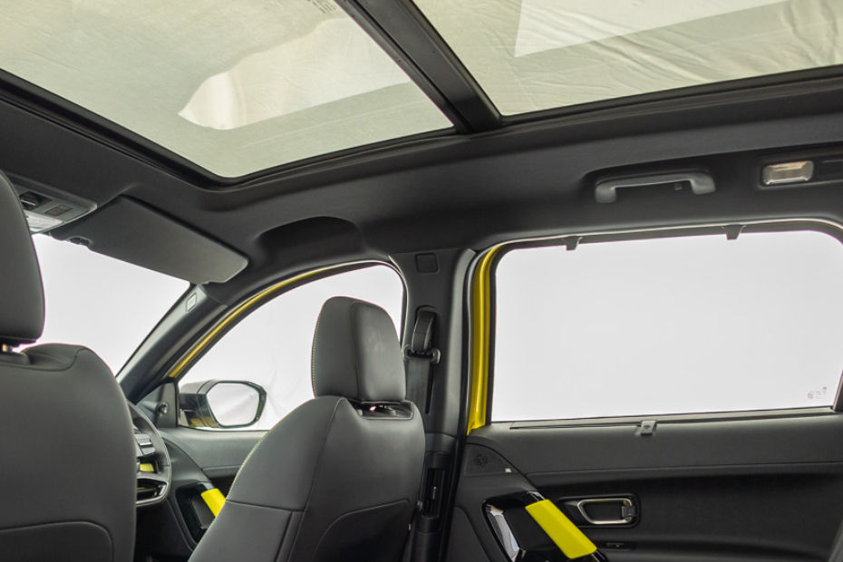 Tata Harrier Panoramic Sunroof