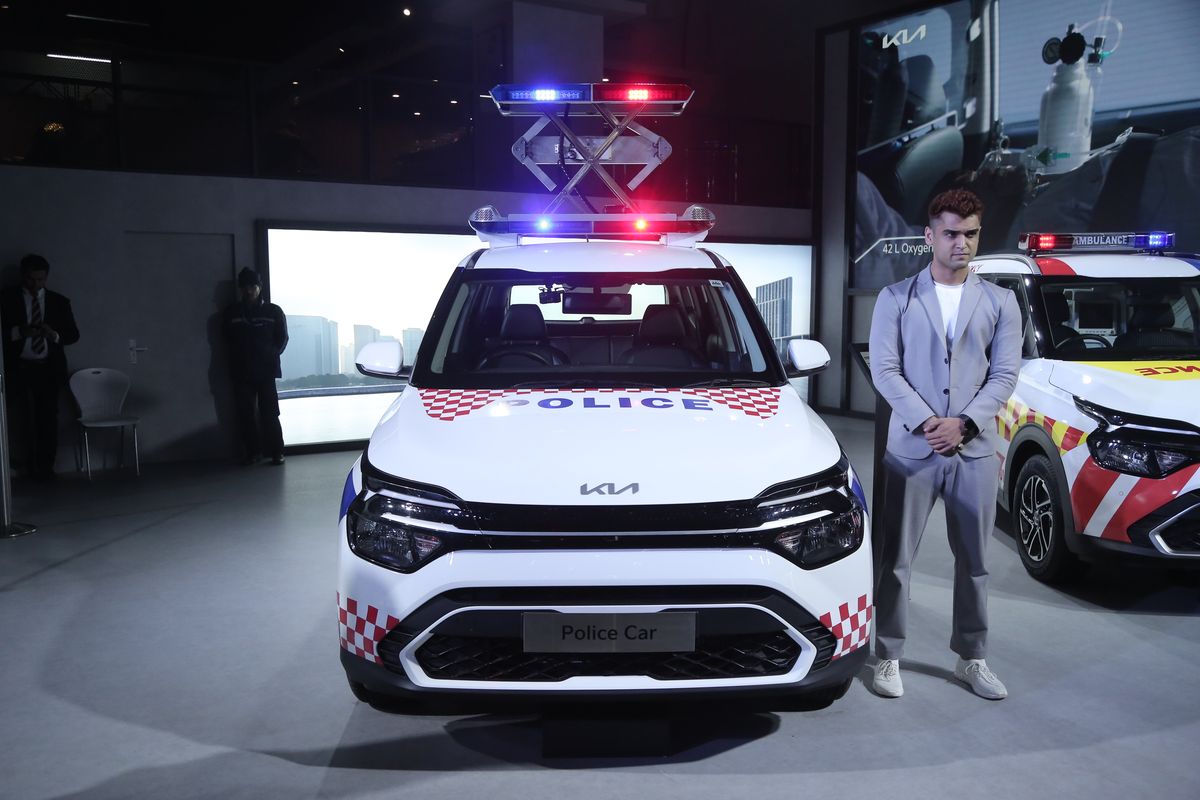 Kia Carens Police Version