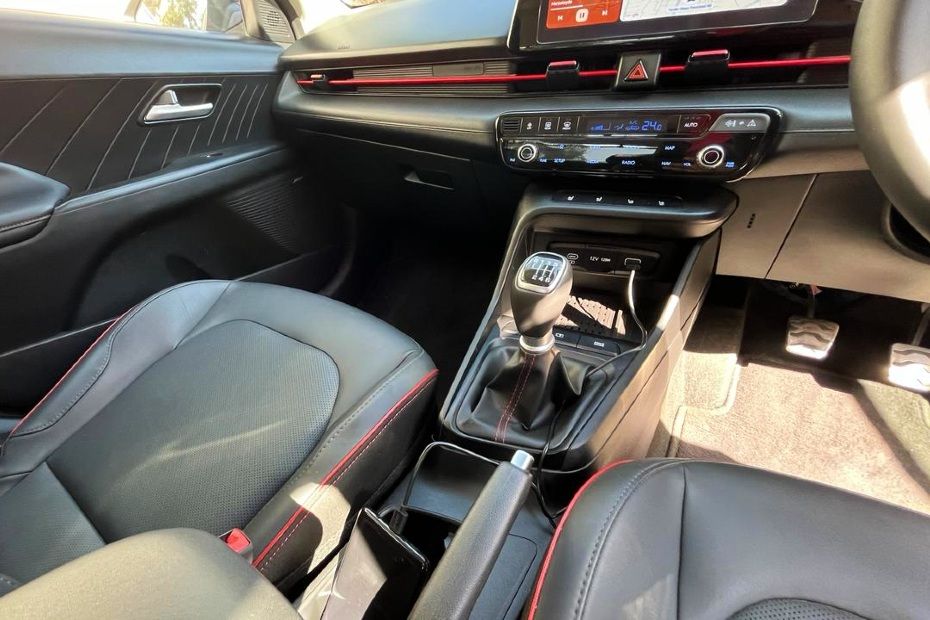 Hyundai Verna android auto and apple carplay