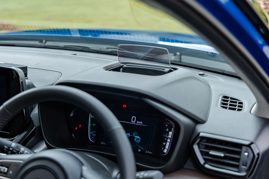 Toyota Urban Cruiser Hyryder Heads-up Display