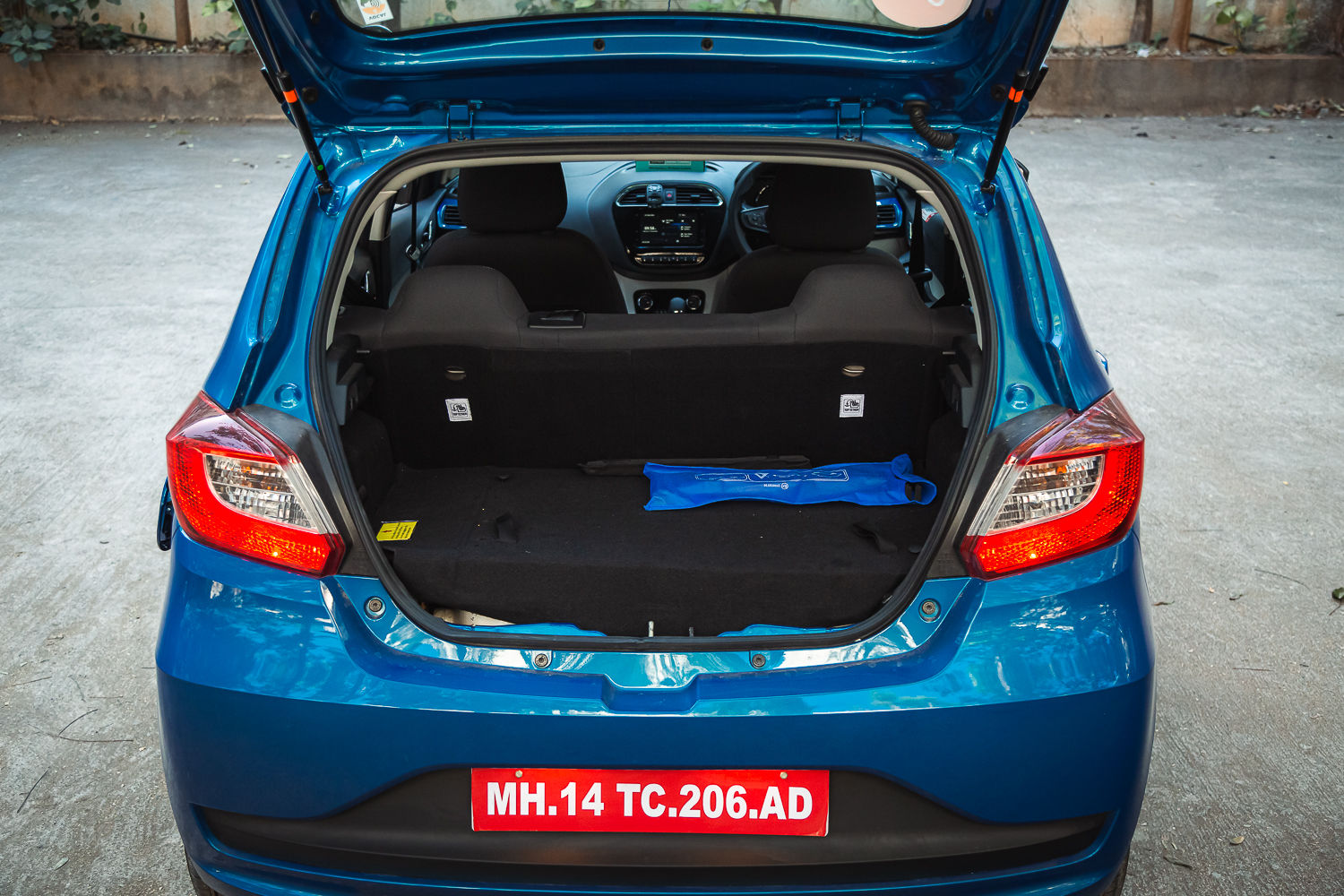 Tiago CNG boot