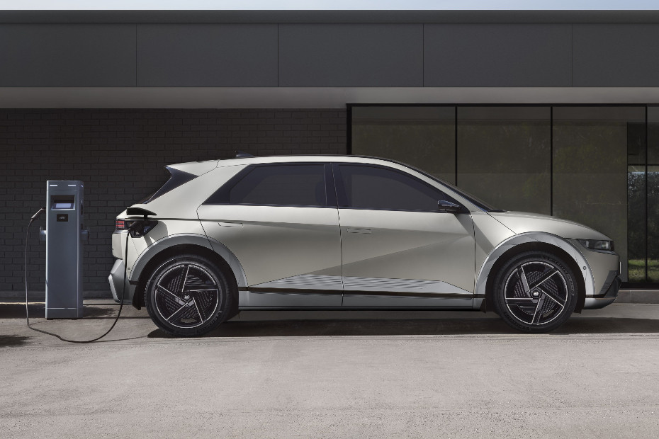 Hyundai Ioniq 5 Facelift Unveiled Globally: Battery Pack, Range ...