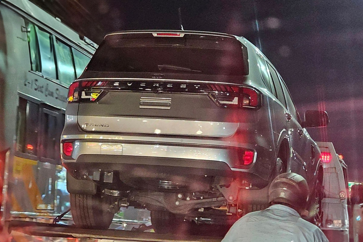 New-gen Ford Everest (Endeavour) seen undisguised in India for the first time New-gen Ford Everest (Endeavour) seen undisguised in India for the first time
