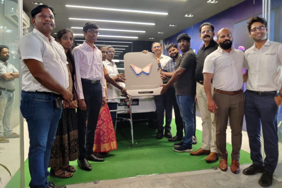 R Praggnanandhaa Taking Delivery Of Mahindra XUV400 EV R Praggnanandhaa Taking Delivery Of Mahindra XUV400 EV