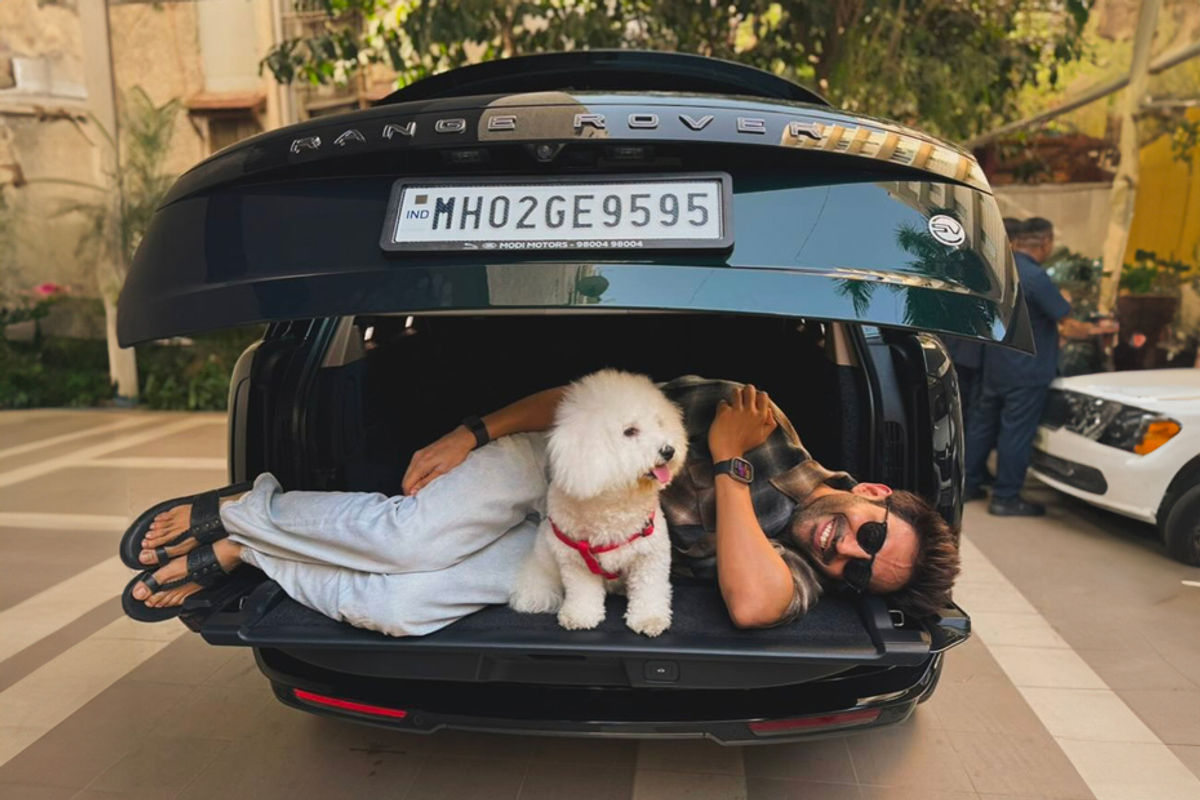 Kartik Aaryan in his new Land Rover Range Rover SV