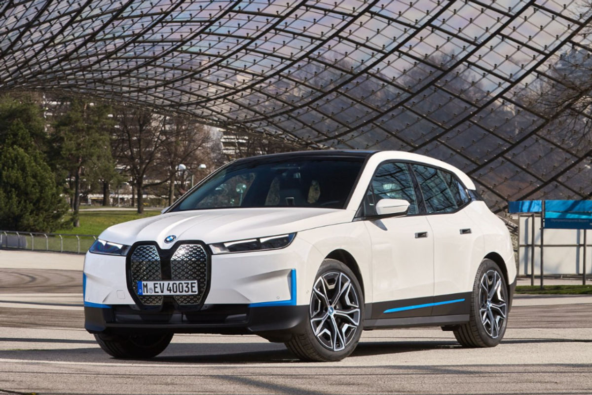 BMW iX