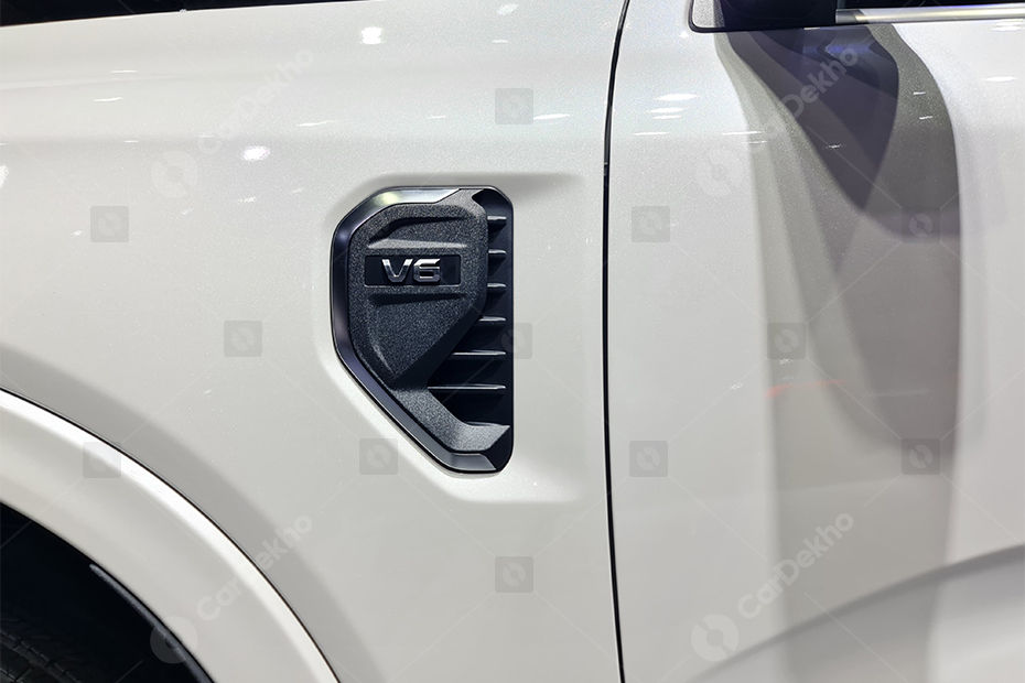 Ford Everest Side Ford Everest Side