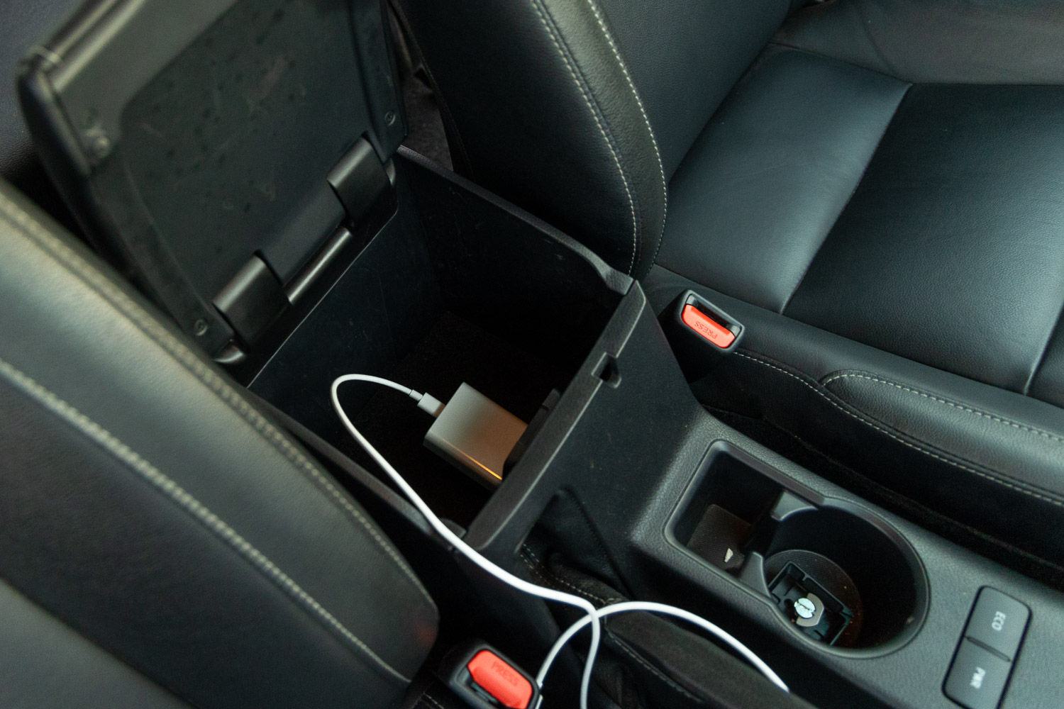 Toyota Hilux Centre Armrest Storage Toyota Hilux Centre Armrest Storage