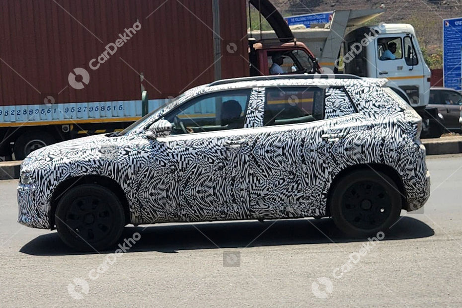 Skoda sub-4m SUV side spied Skoda sub-4m SUV side spied