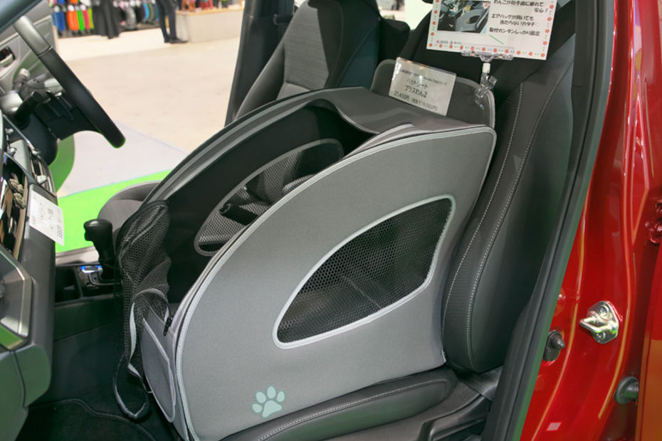 Honda Elevate (WR-V) front seat carrier for dogs Honda Elevate (WR-V) front seat carrier for dogs