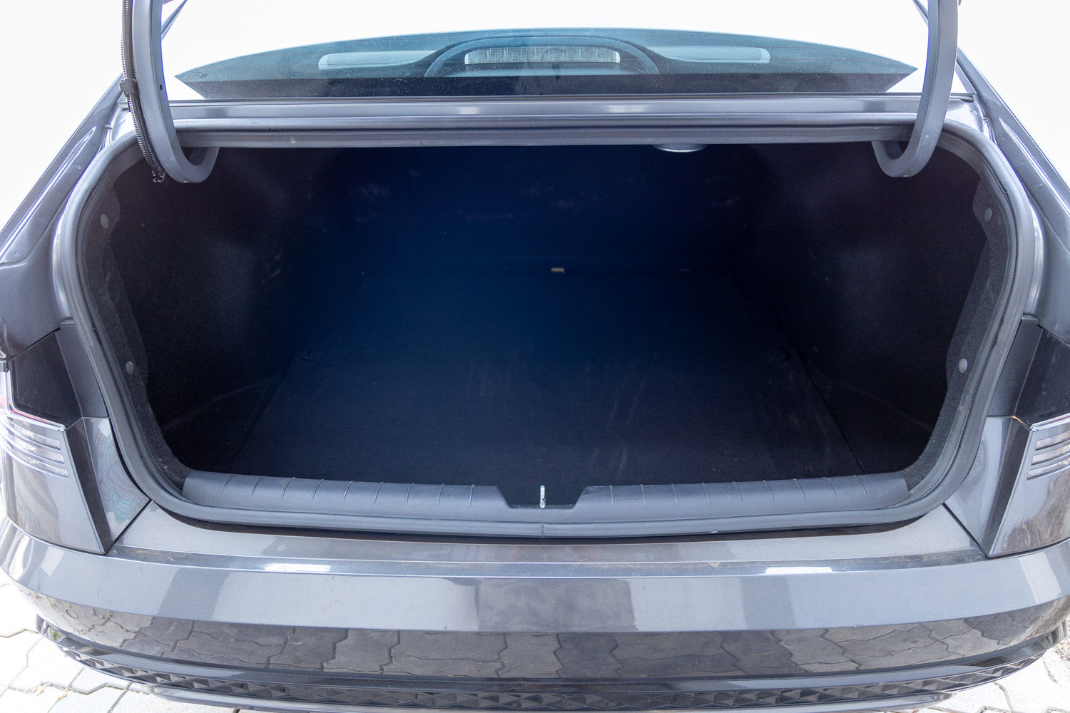 Hyundai Verna boot