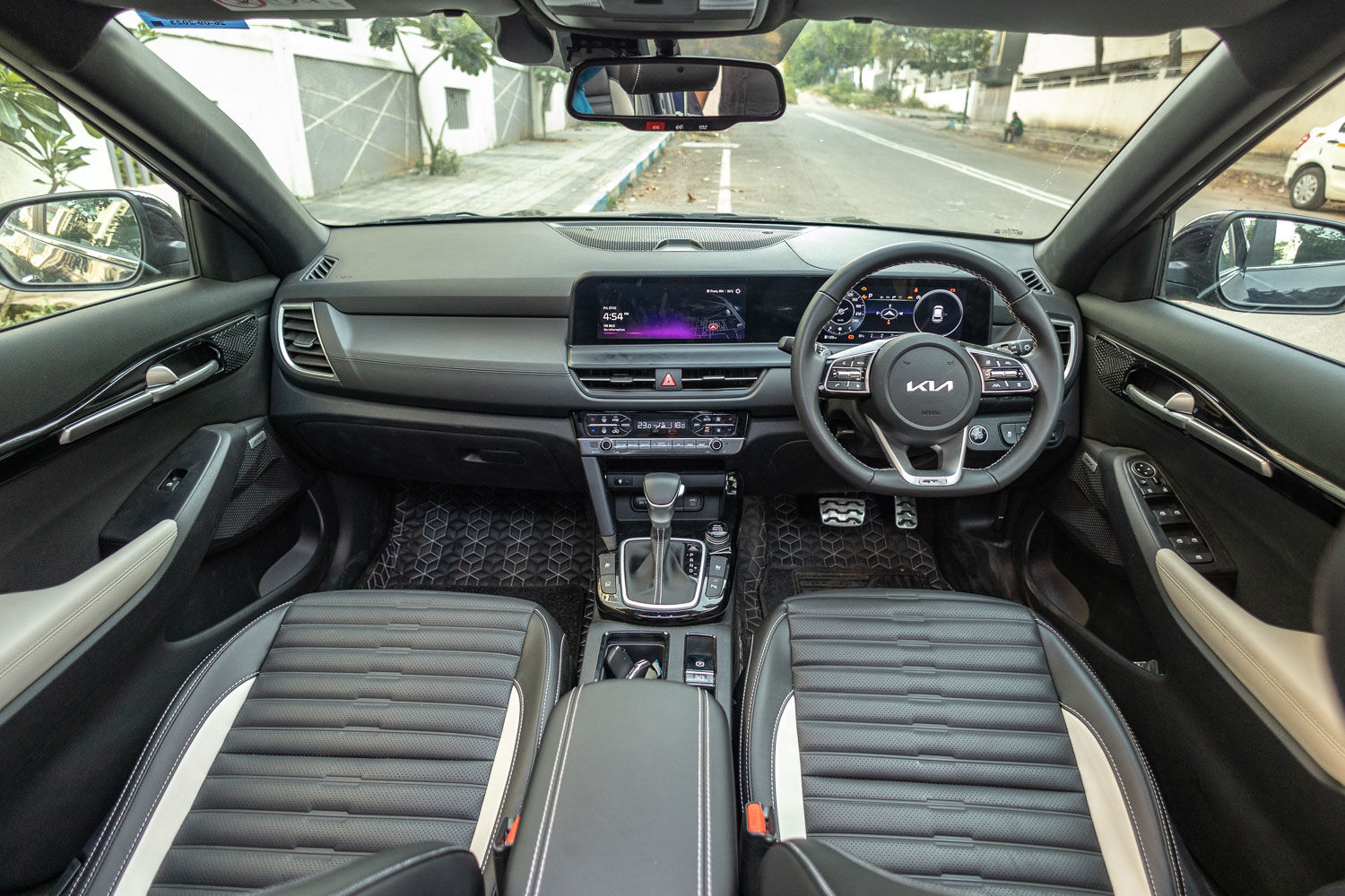 Kia Seltos Dashboard
