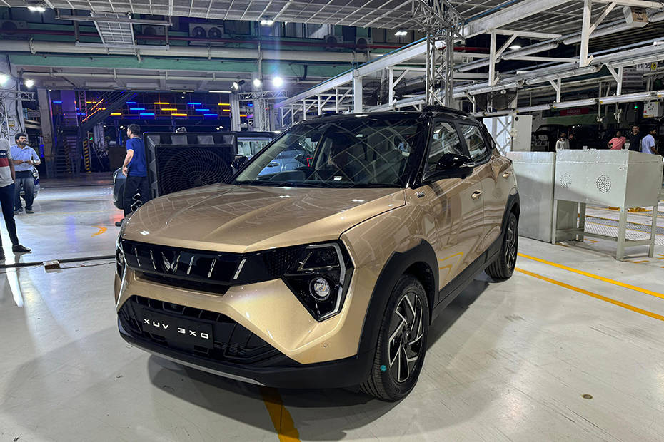 Mahindra XUV 3XO Variant-wise Colour Options Detailed | CarDekho.com