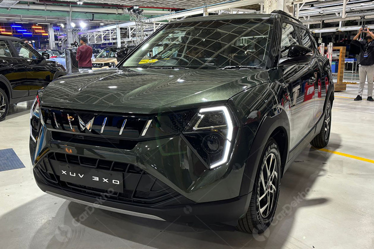 Mahindra XUV 3XO AX5 