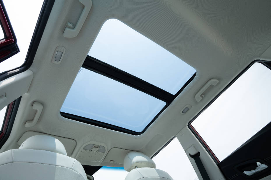 Mahindra XUV 3XO Sunroof