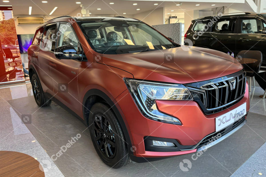 Mahindra XUV700 Blaze Edition