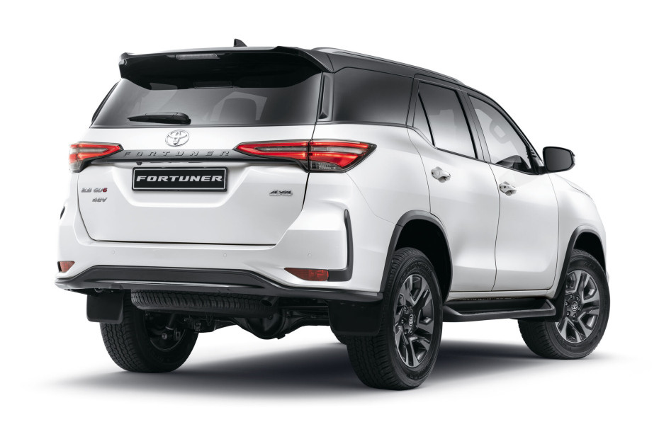 Toyota Fortuner MHEV (Diesel Mild-Hybrid) Could Come To India By End Of  2024 | CarDekho.com