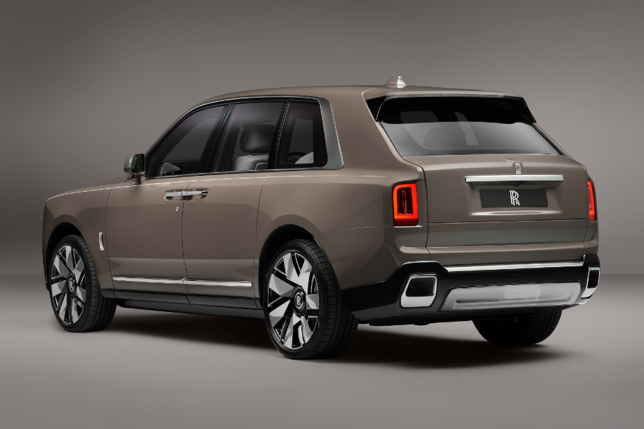 Rolls-Royce Cullinan Serisi II arka Rolls-Royce Cullinan Serisi II arka