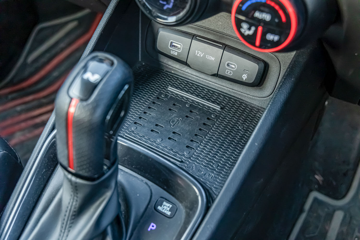 Hyundai Venue N Line Wireless Phone Charger Hyundai Venue N Line Wireless Phone Charger