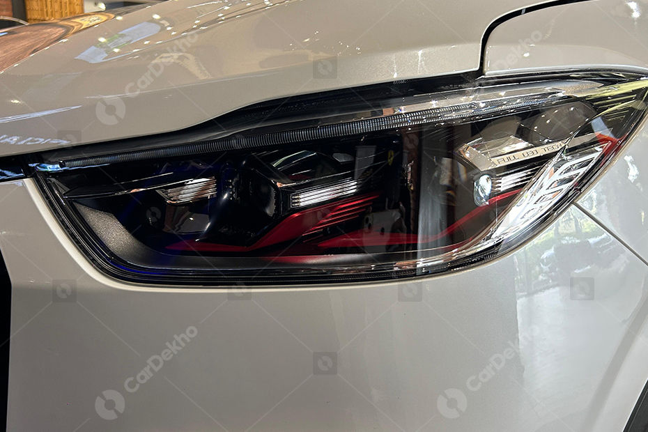 MG Gloster Snowstorm Headlights MG Gloster Snowstorm Headlights