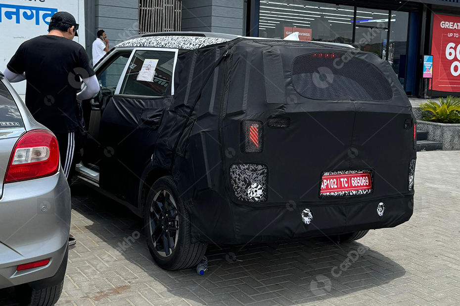Kia Carens facelift rear end and alloy wheel design Kia Carens facelift rear end and alloy wheel design