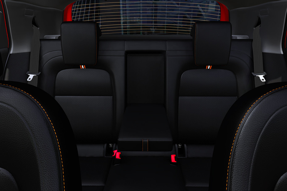 Tata Altroz Racer R2 Variant Explained In 7 Images | CarDekho.com