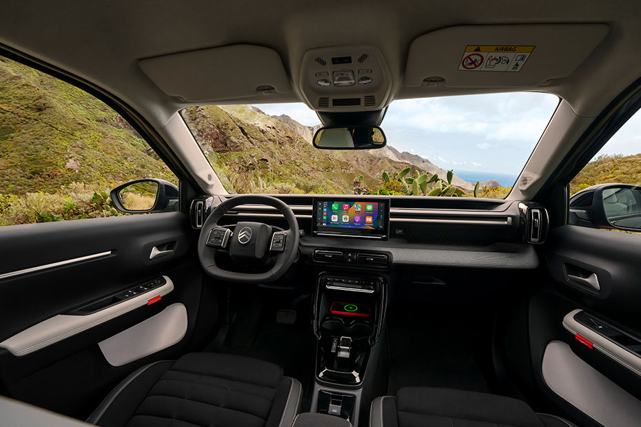 Europe-spec Citroen C3 Aircross cabin Europe-spec Citroen C3 Aircross cabin
