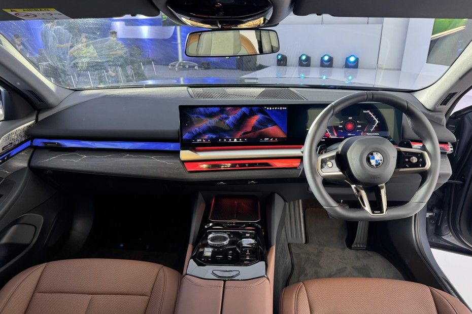 2024 BMW 5 Series interior 2024 BMW 5 Series interior