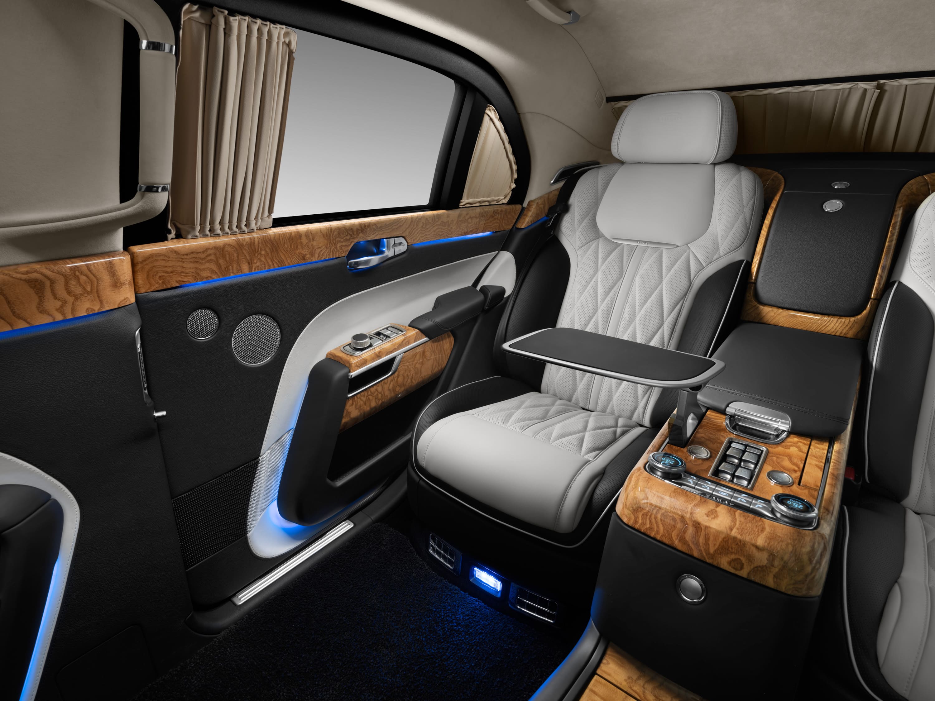 Aurus Senat Limousine Rear Aurus Senat Limousine Rear