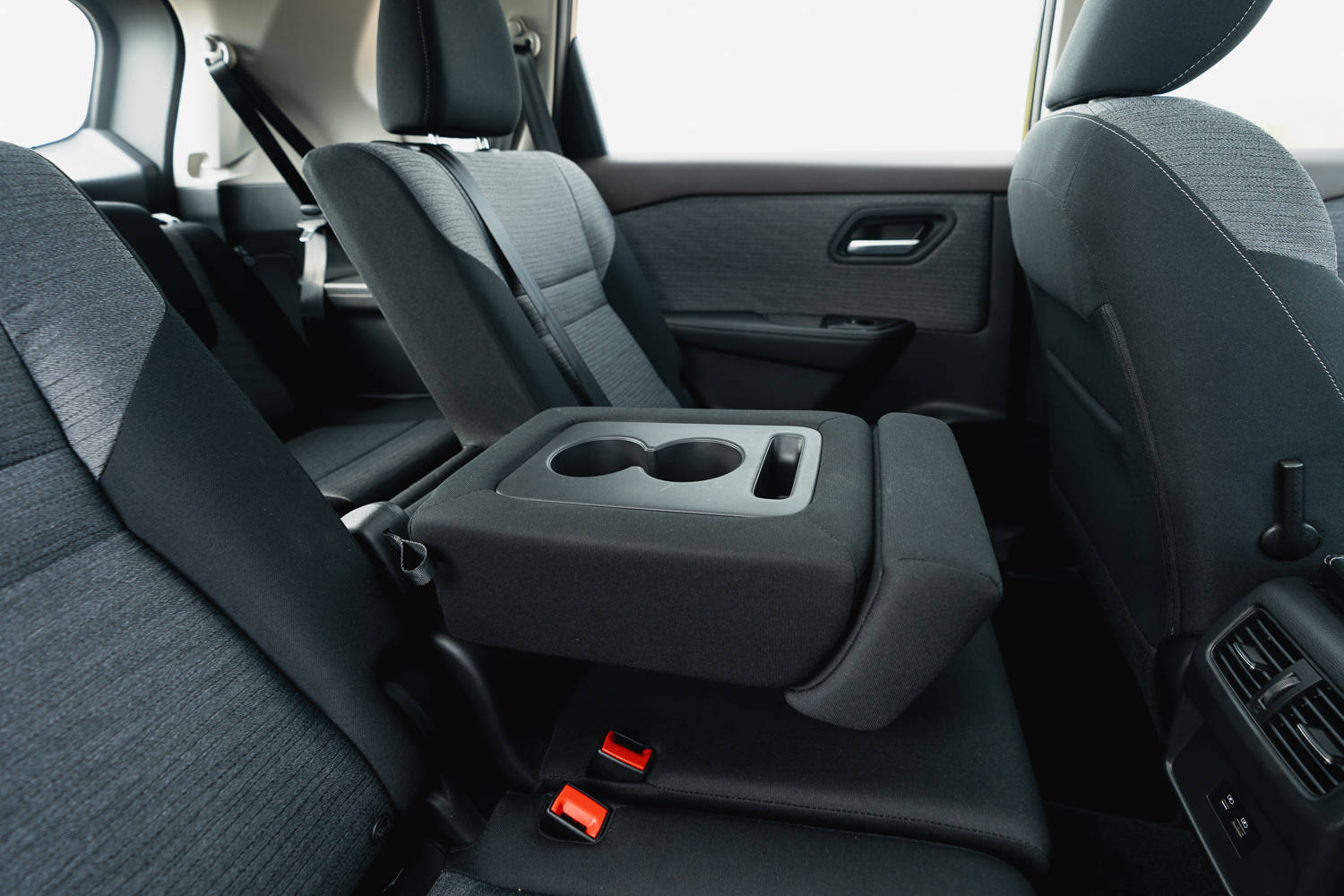 Nissan X-Trail 2nd row Seats