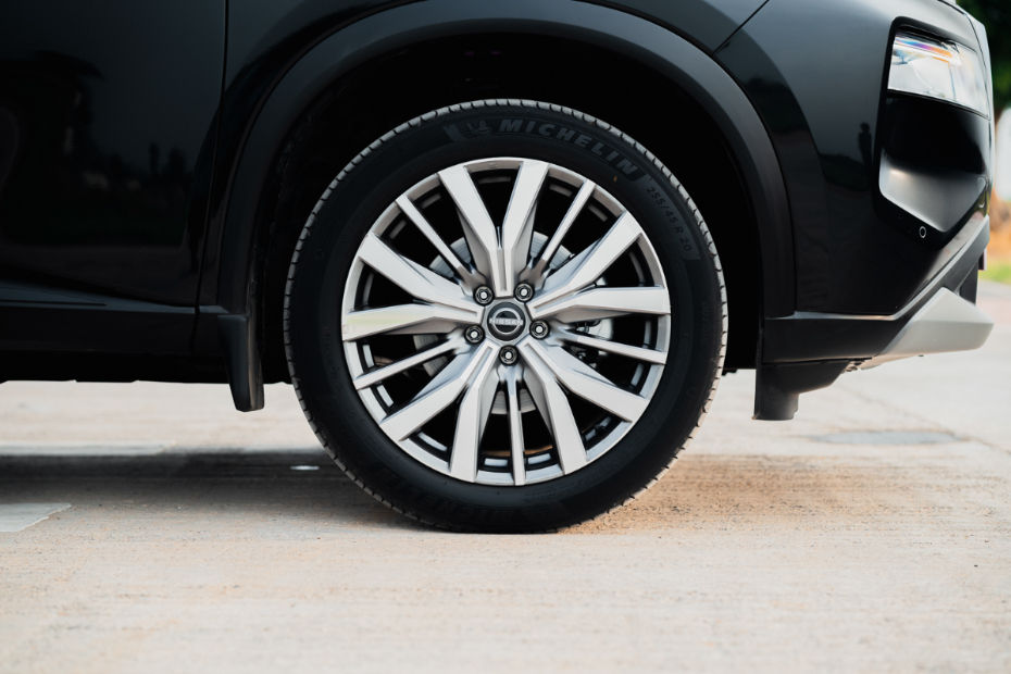 Nissan X-Trail 20-inch Alloys Nissan X-Trail 20-inch Alloys
