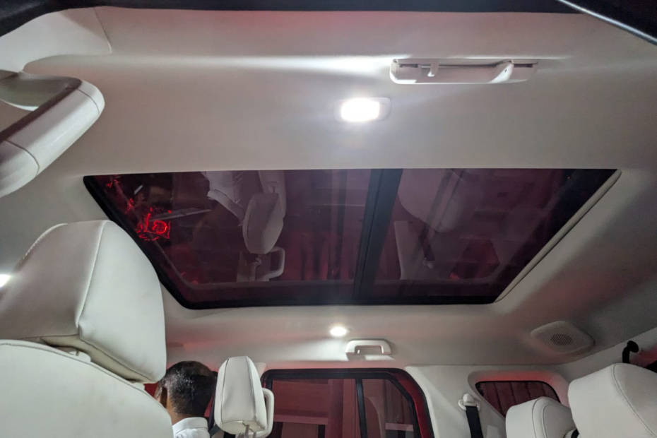 5-door Mahindra Thar Roxx Panoramic Sunroof