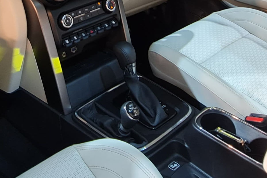 5-door Mahindra Thar Roxx Automatic Transmission 5-door Mahindra Thar Roxx Automatic Transmission