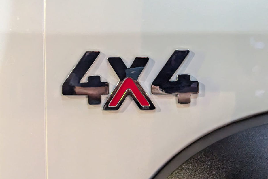 5-door Mahindra Thar Roxx 4X4 5-door Mahindra Thar Roxx 4X4
