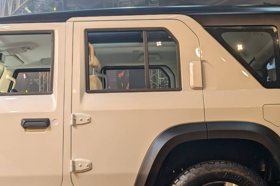 Mahindra Thar Roxx Side Mahindra Thar Roxx Side