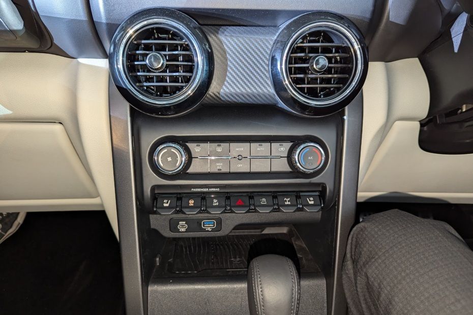 Mahindra Thar Roxx gets auto AC Mahindra Thar Roxx gets auto AC
