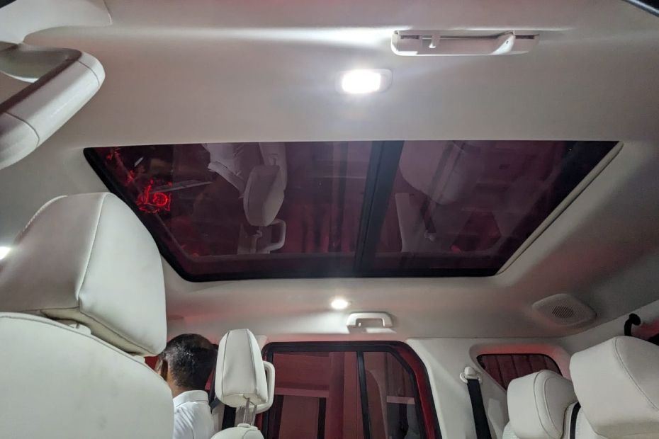 The Thar Roxx panoramic sunroof The Thar Roxx panoramic sunroof