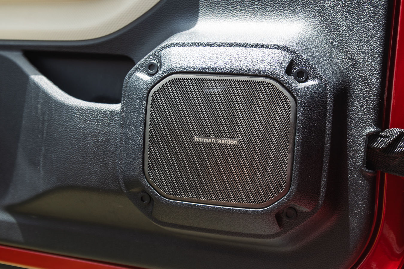 Thar Roxx Harman Kardon speakers