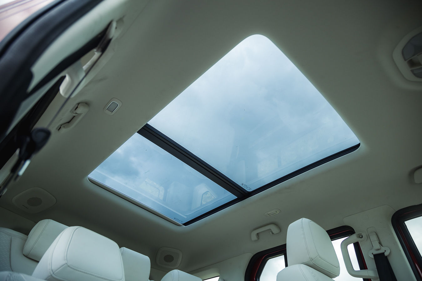 Mahindra Thar Roxx panoramic sunroof