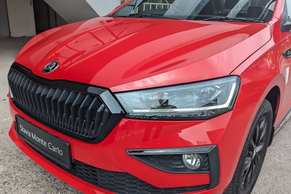 Skoda Slavia Monte Carlo Edition gets a black trim over the fog lamps Skoda Slavia Monte Carlo Edition gets a black trim over the fog lamps