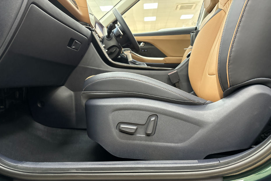 2024 Hyundai Alcazar Facelift Front Seat