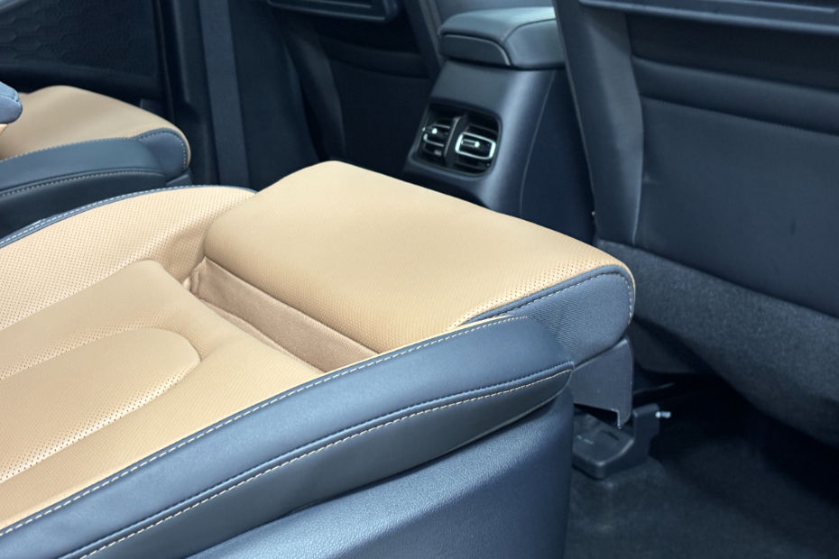 2024 Hyundai Alcazar Facelift 2nd Row Seat Underthigh Support Adjustment